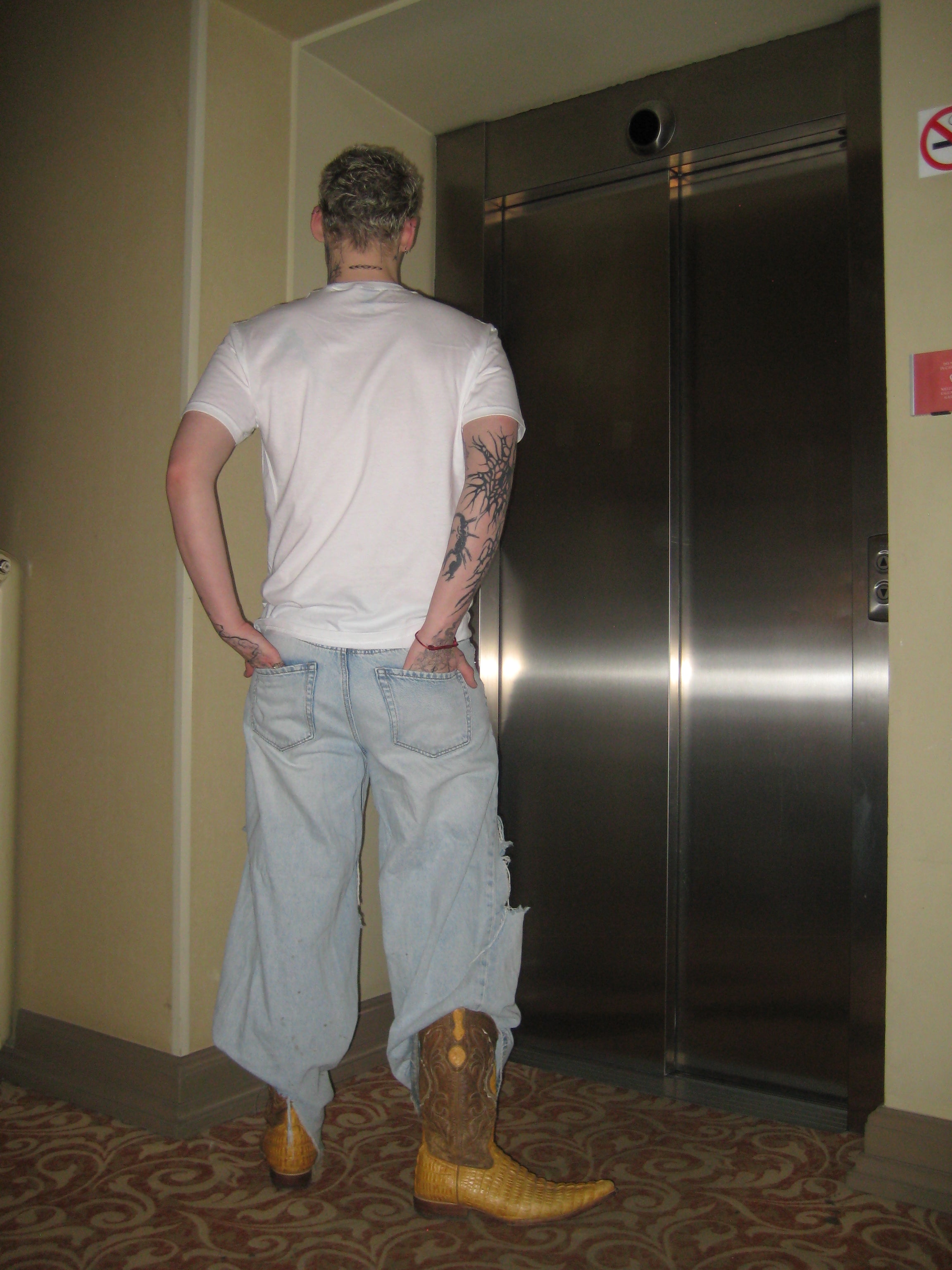 PILNĪGS SVIESTS ②